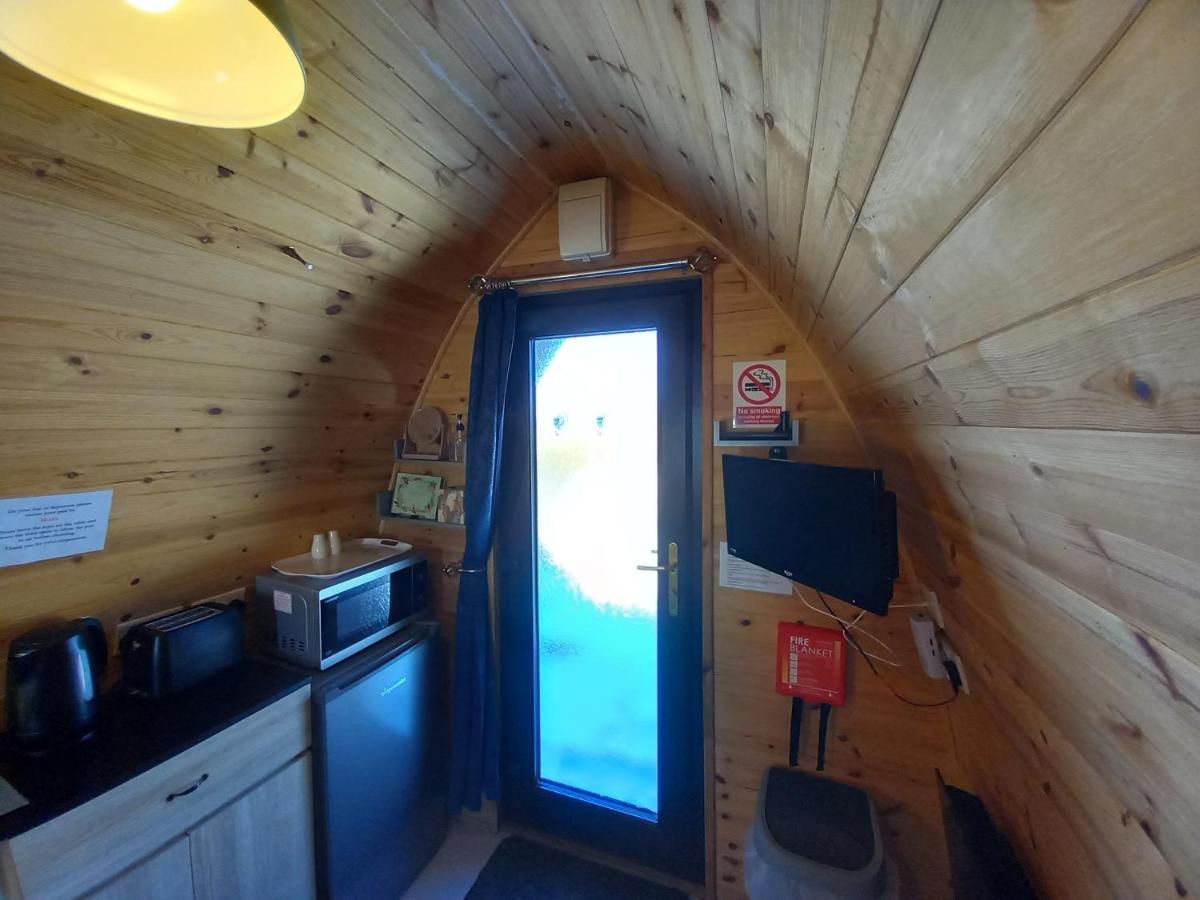 Hillside Camping Pods And Shepherd'S Hut Wick  Exterior foto