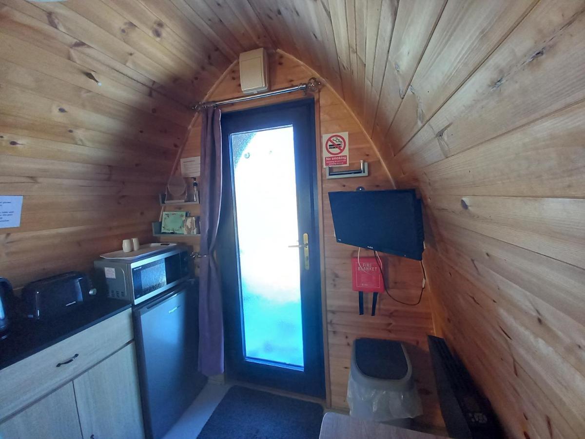 Hillside Camping Pods And Shepherd'S Hut Wick  Exterior foto